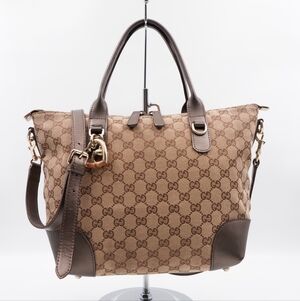 CB38 ❤️ GUCCI Monogram Heart Bit Charm Top Handle Tote
